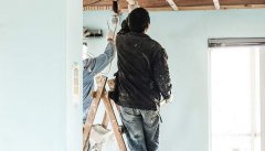 刷漆会形成泛白及起气泡、裂痕等现